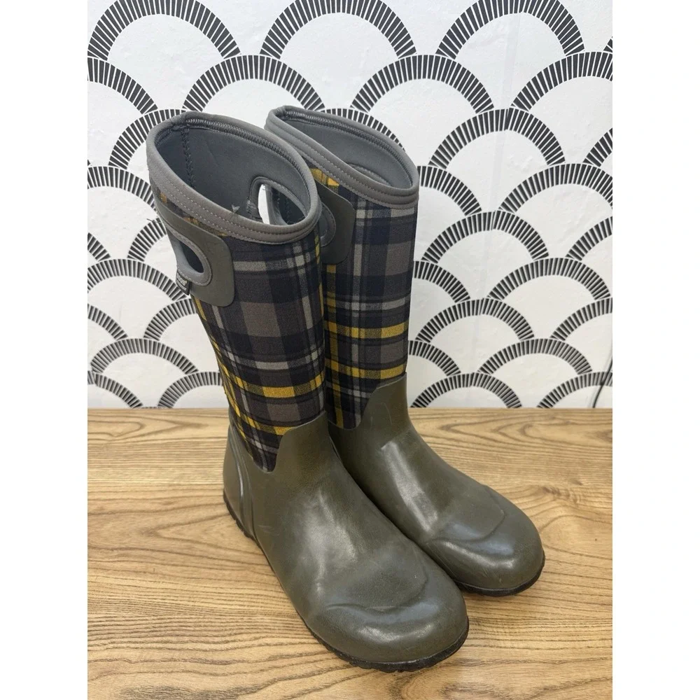 Bogs Snow Boots Womens Size 9  Black Plaid Waterproof Insulated Winter Mid Calf